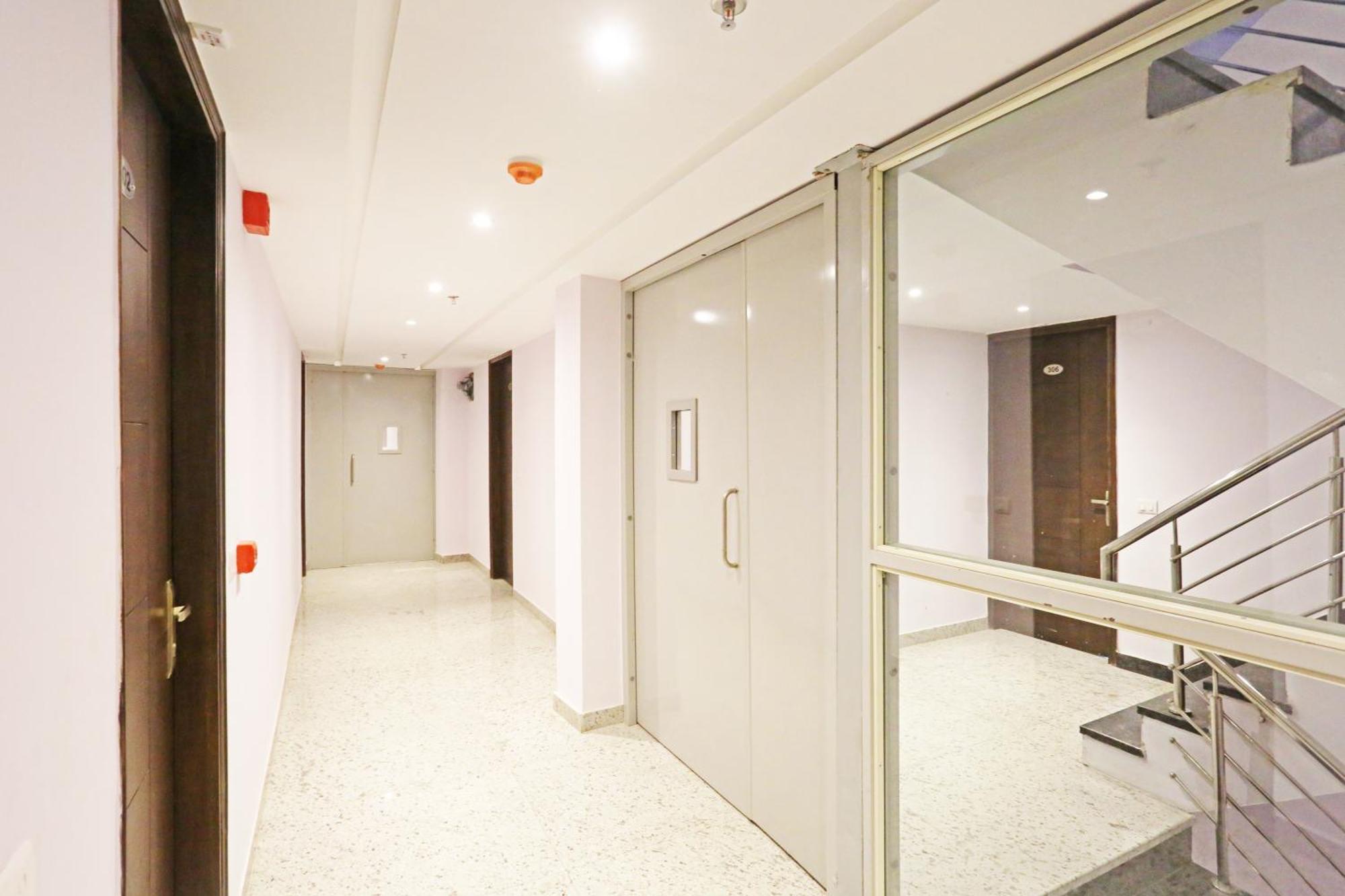 Frankstay By Hotel Mayfair Newly Built - New Delhi Exteriör bild