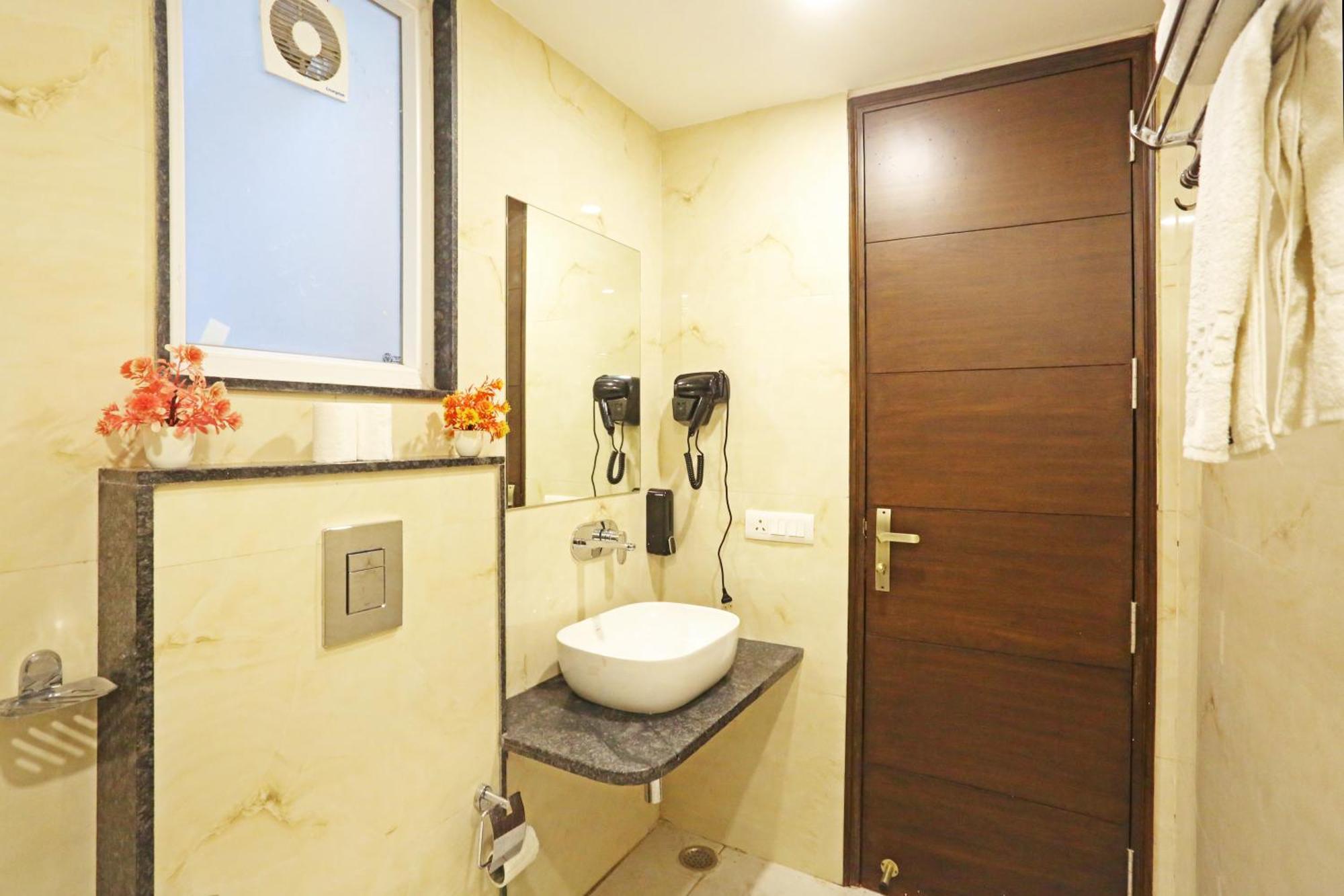 Frankstay By Hotel Mayfair Newly Built - New Delhi Exteriör bild